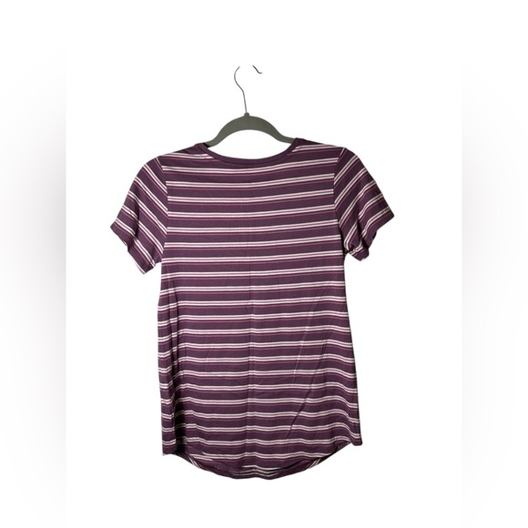 a.n.a Women’s Striped Short Sleeve V-Neck T-Shirt Purple Pink White Size Small - Picture 4 of 5